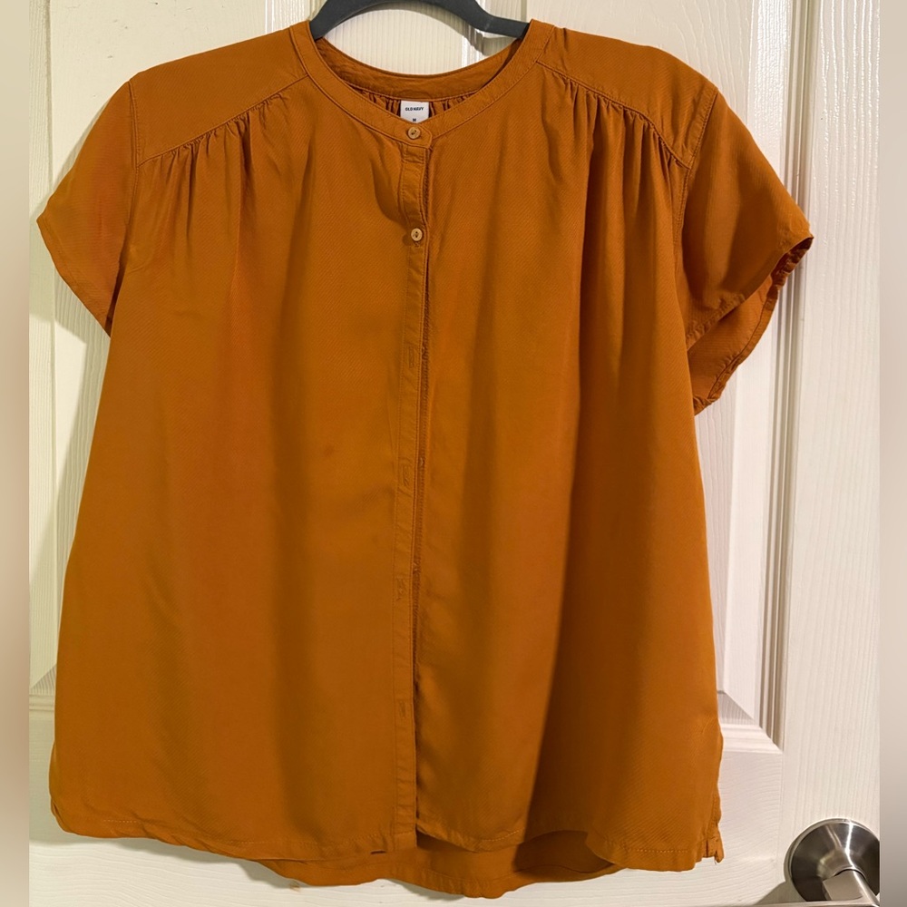 Old Navy women blouse.